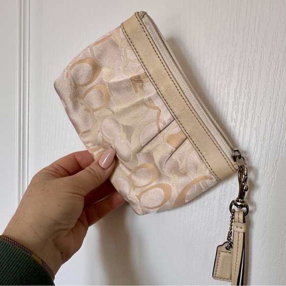 Coach Beige and Cream Wristlet with zipper & Leather strap and logo - Picture 3 of 9